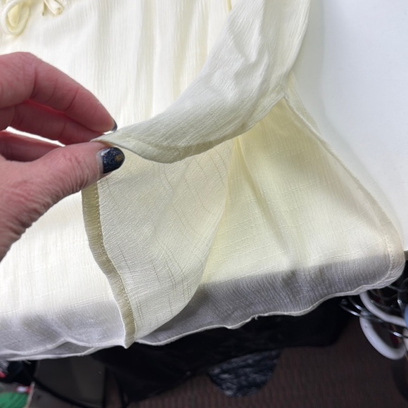 Umgee Cream Tie Front Tunic with 3/4 Sleeves size Medium - Picture 7 of 13